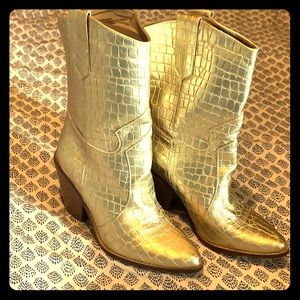 Jessie James Decker Gold Cowgirl boots